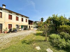 Casa Bi/Trifamiliare in Residenziale