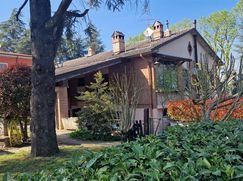 Casa Bi/Trifamiliare in Residenziale