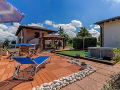 Casa Bi/Trifamiliare in Residenziale