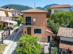 Casa Bi/Trifamiliare in Residenziale