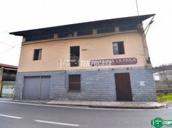 Casa Bi/Trifamiliare in Residenziale