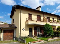 Casa Bi/Trifamiliare in Residenziale
