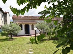 Casa Bi/Trifamiliare in Residenziale