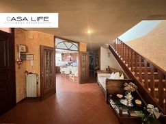 Casa Bi/Trifamiliare in Residenziale