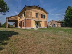 Casa Bi/Trifamiliare in Residenziale