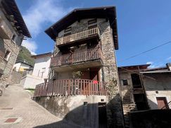 Casa Bi/Trifamiliare in Residenziale