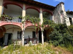 Casa Bi/Trifamiliare in Residenziale
