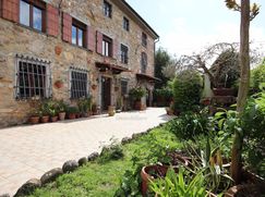 Casa Bi/Trifamiliare in Residenziale
