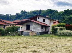 Casa Bi/Trifamiliare in Residenziale