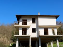 Casa Bi/Trifamiliare in Residenziale