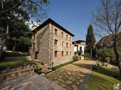 Casa Bi/Trifamiliare in Residenziale