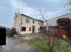 Casa Bi/Trifamiliare in Residenziale