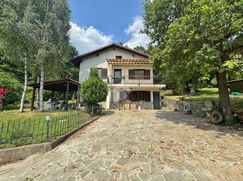 Casa Bi/Trifamiliare in Residenziale