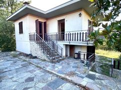 Casa Bi/Trifamiliare in Residenziale