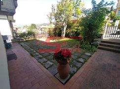 Casa Bi/Trifamiliare in Residenziale