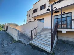 Negozio/Locale commerciale in Commerciale