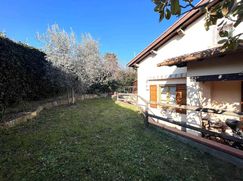 Casa Bi/Trifamiliare in Residenziale