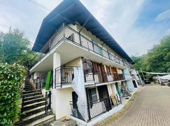 Casa Bi/Trifamiliare in Residenziale