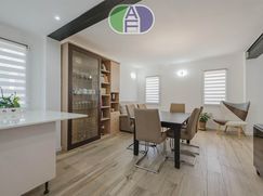 Casa Bi/Trifamiliare in Residenziale