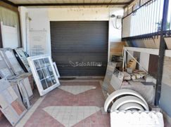 Negozio/Locale commerciale in Commerciale