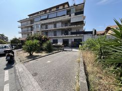 Negozio/Locale commerciale in Commerciale