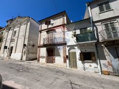 Casa Bi/Trifamiliare in Residenziale