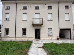 Casa Bi/Trifamiliare in Residenziale