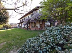 Casa Bi/Trifamiliare in Residenziale