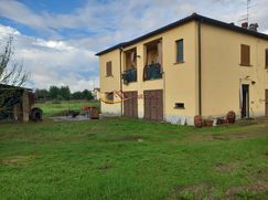 Casa Bi/Trifamiliare in Residenziale