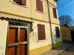 Casa Bi/Trifamiliare in Residenziale