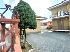Casa Bi/Trifamiliare in Residenziale