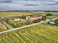 Casa Bi/Trifamiliare in Residenziale