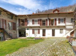 Casa Bi/Trifamiliare in Residenziale
