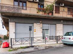 Negozio/Locale commerciale in Commerciale