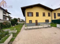 Casa Bi/Trifamiliare in Residenziale
