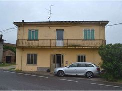 Casa Bi/Trifamiliare in Residenziale