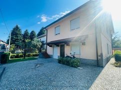 Casa Bi/Trifamiliare in Residenziale