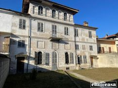 Casa Bi/Trifamiliare in Residenziale