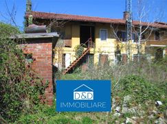 Casa Bi/Trifamiliare in Residenziale