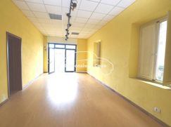 Negozio/Locale commerciale in Commerciale