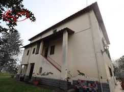 Casa Bi/Trifamiliare in Residenziale