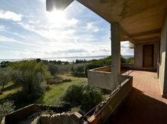Casa Bi/Trifamiliare in Residenziale