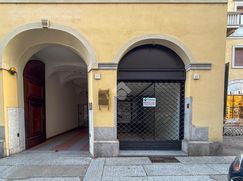 Negozio/Locale commerciale in Commerciale