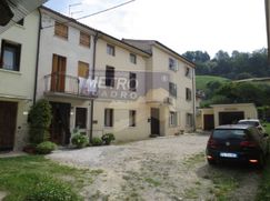 Casa Bi/Trifamiliare in Residenziale