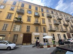 Attività/Licenza (con o senza mura) in Commerciale