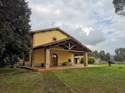 Casa Bi/Trifamiliare in Residenziale