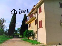 Casa Bi/Trifamiliare in Residenziale