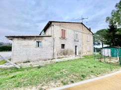 Casa Bi/Trifamiliare in Residenziale