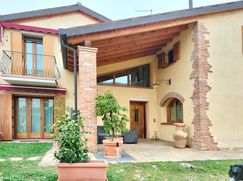 Casa Bi/Trifamiliare in Residenziale