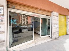 Negozio/Locale commerciale in Commerciale